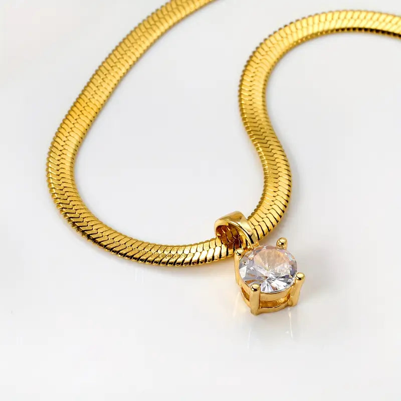 Collana elegante con ciondolo di strass | Oro