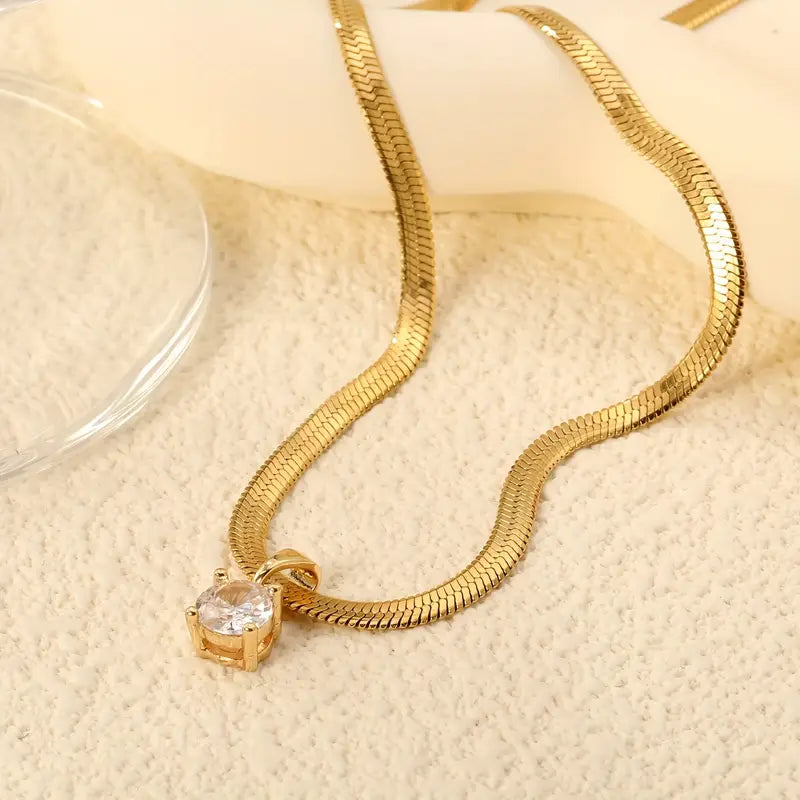Collana elegante con ciondolo di strass | Oro