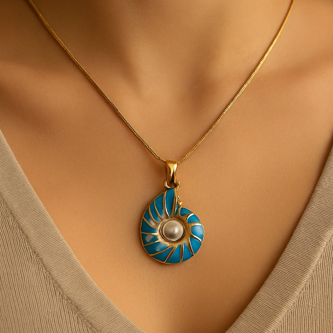 Collana con Pendente di Perla di Conchiglia