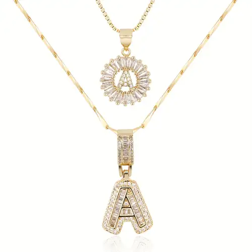 Collana con iniziale incastonata | Oro