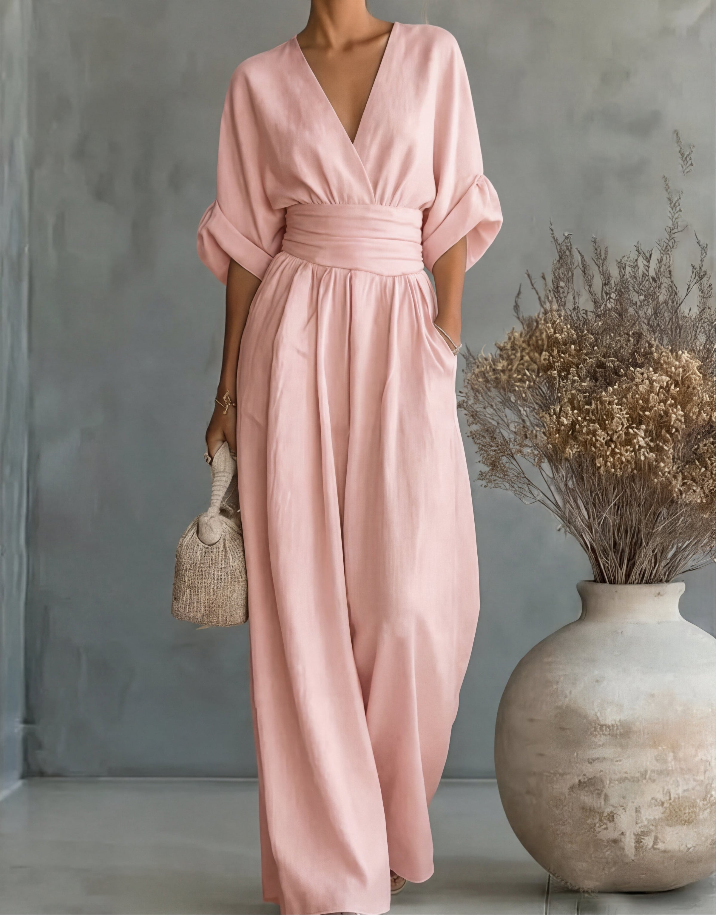 Renata | Tuta elegante con scollo a V e gamba larga