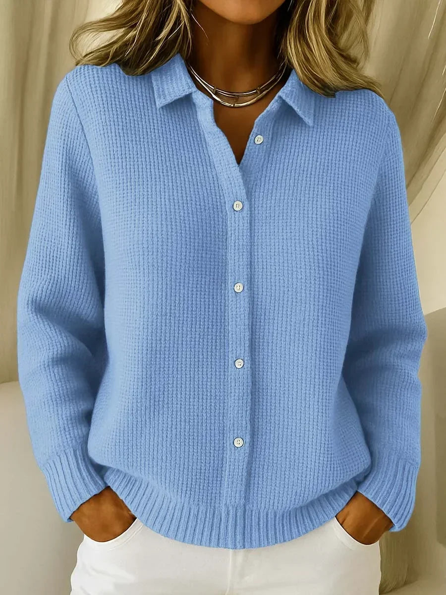 Ludovica | Cardigan in maglia con colletto a camicia e chiusura frontale a bottoni.